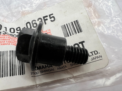 1 NOS Genuine Yamaha 3KJ Factory Hardware Special Bolt Part NEW OEM 90109-063F5