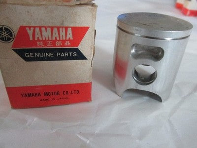 NOS Yamaha OEM Piston 0.25mm 1977-1979 YZ100 2K5-11635-00