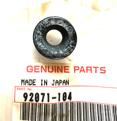 NEW GENUINE92071-104 KAWASAKI Z650 Z1000 CARBURETTOR GROMMET RUBBER