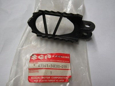 SUZUKI RM250/RM125/DR-Z400 LEFT FOOT REST/PEG NOS!