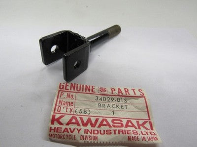 NOS Kawasaki KE125 KE175 KS125 Rear Footrest Bracket 34029-013