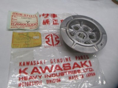 Kawasaki KE100 KM100 KD80 G3SS G3TR G4TR G5 Clutch Hub NOS P/N 13087-1011