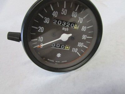Suzuki GS400 OEM  SPEEDOMETER ASSY  LOW MILEAGE 20K