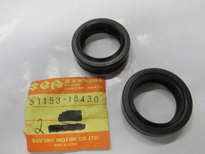 NOS Suzuki 1972 GT380 NOS FRONT FORK SEAL SET  51153-18430