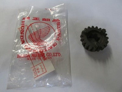 HONDA C110 CA110 2ND GEAR TRANSMISSION NOS OEM P N 23441-013-000