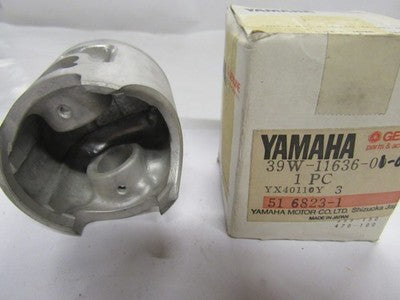 NOS 1983-1984M YAMAHA YZ125 NOS OEM 2ND OVER PISTON 39W-11636-01