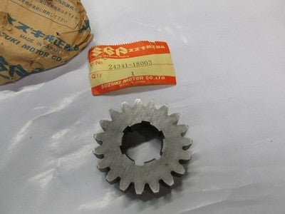 NOS NEW OEM ORIGINAL SUZUKI GT380 T350 T250 GT250 4TH DRIVEN GEAR 24341-18003