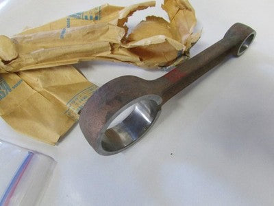 NOS Suzuki 1985 1986 lt230 connecting rod 12161-22a01