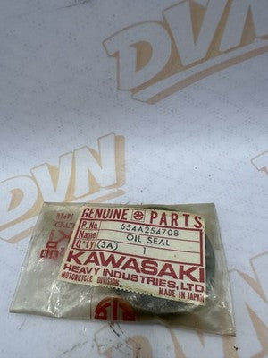 NOS Kawasaki  P#654A254708 W1 W1SS W2SS H1 F8 F5 Genuine Front Wheel Axle Seal