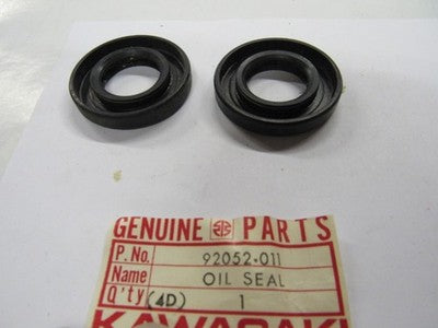 NOS GENUINE KAWASAKI 1974-1983 OIL SEAL KZ400 KZ440 KZ550 92052-011   SOLD AS 2