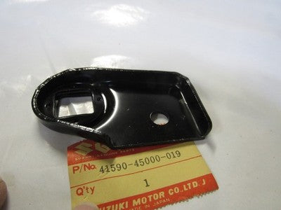 NOS Suzuki GS1000/GS850/GS750 OEM LEFT REAR TURN SIGNAL BRACKET 41590-45000-019