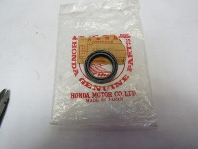 GENUINE NOS Honda OIL SEAL 91255-463-305