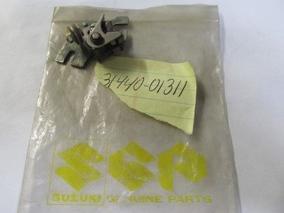 NOS Suzuki 50 MA M30 M12 M15 M15D Contact Point #31440-01311
