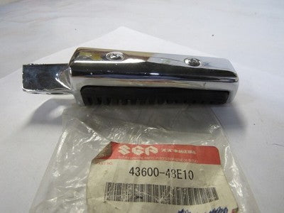 SUZUKI 1997-03 VZ800 MARAUDER 98-04 VL1500 OEM REAR RIGHT FOOTREST 43600-48E10