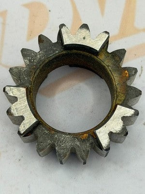 NOS YAMAHA 1962 YDS2 2ND PINION GEAR 18T 152-17121-00-00
