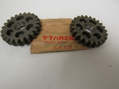265-17151-00 NOS Yamaha Transmission 5th Gear HT1 CT1 LT2 AT2 ATMX  you get 2