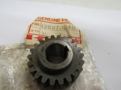 New Original KAWASAKI 125 KX KD KE KS Primary Sprocket 22 Teeth    13097-1040