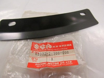 NOS SUZUKI LT125 ALT125 LT185 QUADRUNNER REAR MUD FLAP PLATE 63332-04300