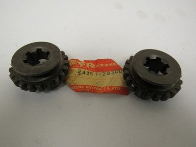 Suzuki 5th driven gear TM100 125 RM125 nos  1973-1975 24351-28300 sold as 2