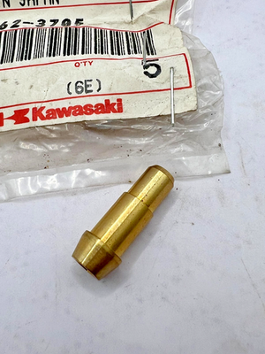 New OEM Kawasaki 92062-3705 Nozzle NOS