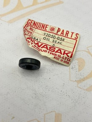 NOS Kawasaki KE125 KD125 KX125 1974-1976 Genuine Push Rod Oil Seal 92050-058