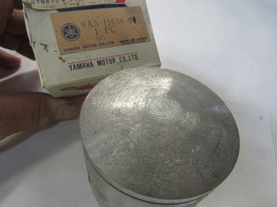 NEW YAMAHA OEM NOS PISTON   8A5-11638-01   4TH OVER 1.0MM EX340 EX440 GP440