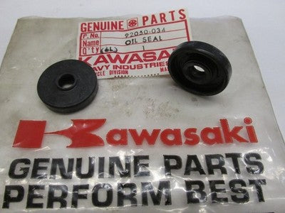 Kawasaki NOS NEW 92050-034 Clutch Push Rod Oil Seal F5 F8 F9 F11 F81M F11M