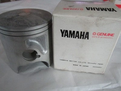 NOS GENUINE Yamaha YZ250 83-84 STD Piston 39X-11631-00-94 FAST SHIPPING