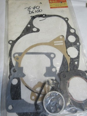 NOS Suzuki D5100 T5100 nos engine gasket set 1979-1980 11400-48810