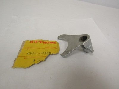 Suzuki TS250 1969-70 nos  Shift fork # 1   p.n 25211-16400