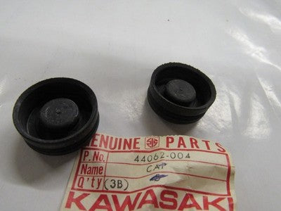 2 Kawasaki NOS NEW 44062-004 Fork Top Bolt Cap F7 F9 Enduro (Pair)