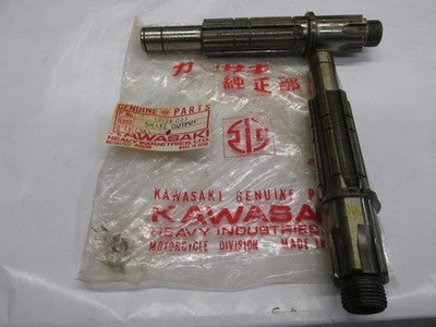 NOS KAWASAKI 1973-1975 F11 OUTPUT SHAFT PART# 13128-033    SOLD AS 2