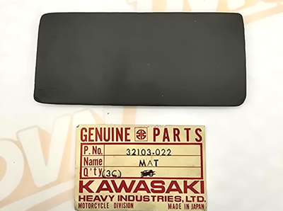 KAWASAKI F9 F11 RUBBER BATTERY MAT 32103-022
