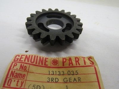 Kawasaki NOS NEW 13133-035 Output Shaft 3rd Gear KD KE KS KD125 KE125 KS125