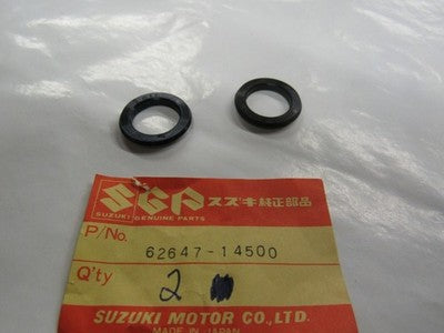 Suzuki RM500 nos rear  cushion seal     62647-14500