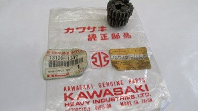 New NOS Kawasaki 18 Tooth Input Shaft Third Fourth Gear KX80 KX60 KDX80 1983 -84