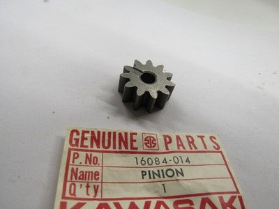 NOS OEM KAWASAKI S1 S3 S2 KH400 OIL PUMP PINION NOS OEM KAWASAKI S1 S3 S2 KH400