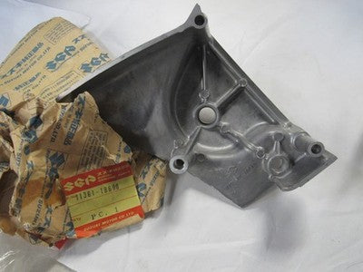 NOS Suzuki T250 T305 T350 GT250  Genuine Engine Sprocket Cover 11361-18600 MINT!