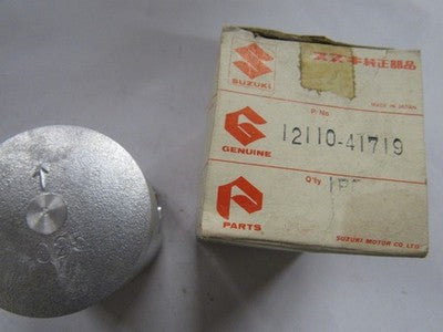 NOS OEM ORIGINAL SUZUKI PISTON 1975 RM125 12110-41719