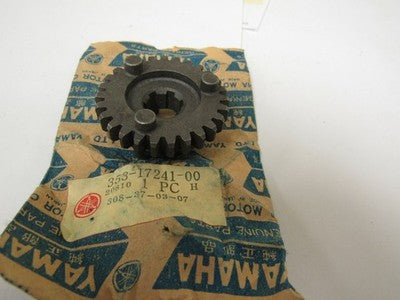 1973-75 YAMAHA MX250 MX360 MX400 TRANSMISSION GEAR 2ND PINION OEM 450-17121-00