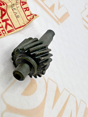 Kawasaki NOS NEW 16085-011 Oil Pump Gear H1 H2 KH KH500 Mach IV Mach III