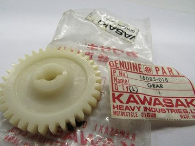 Kawasaki NOS OEM Oil Pump Gear 35T F11 F11M 250 1973-75     16085-018