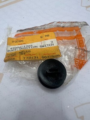 NOS Kawasaki Ignition Switch Boot 1987-1988 KLF185 49006-1206