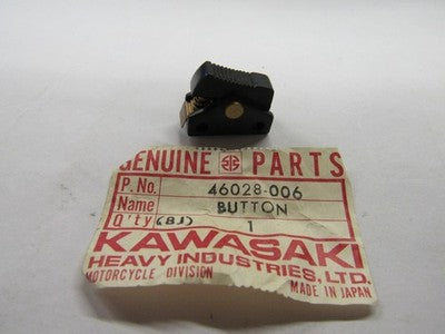 NOS KAWASAKI Z1 900 KZ900 KZ400 KZ750 HORN PUSH BUTTON 46028-006