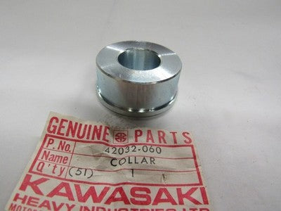 NOS OEM KAWASAKI 1976-79 KZ750 LTD TWIN REAR AXLE COLLAR 42032-060