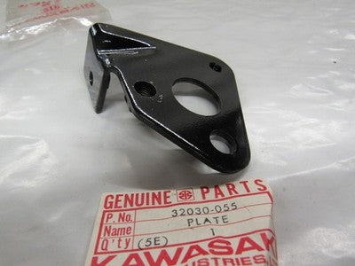 NOS New OEM Kawasaki LH Left Rear Engine Mount Plate KZ900 32030-055