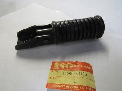 NOS OEM Suzuki 1980-1981 GS450 Rear Footrest Assembly 43600-44100