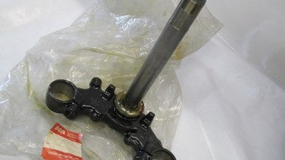 NOS NEW ORIGINAL OEM SUZUKI TS250 TS400 triple tree 1971-1973   51410-30010