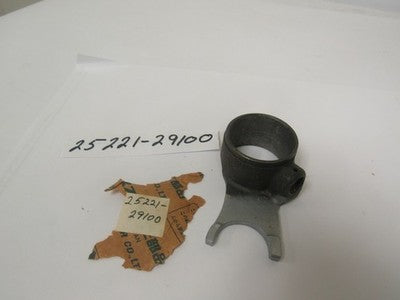 Suzuki TC185 1974-77   Nos Shift fork # 2 p.n 25221-29100