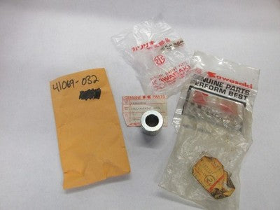 NOS Kawasaki KZ1000 OEM Front Wheel Axle Collar Spacer 41069-032